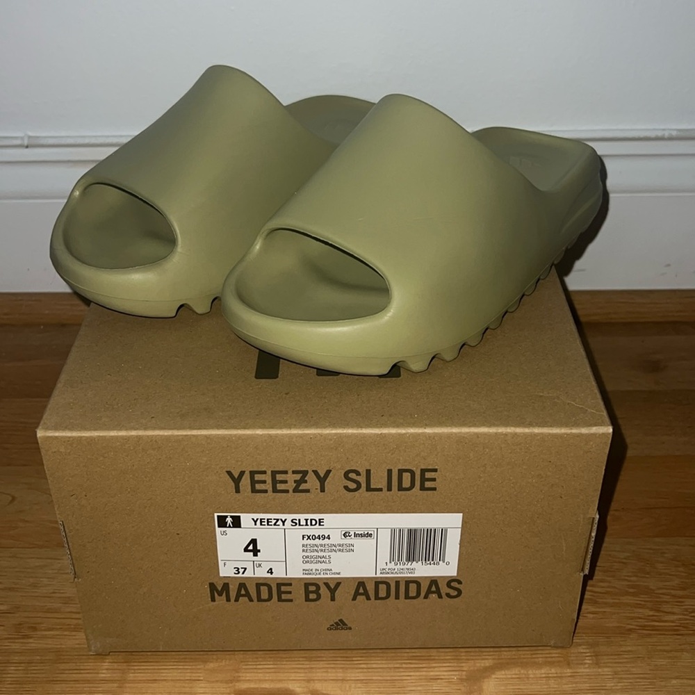 YEZZY SLIDE RESIN | Size 4